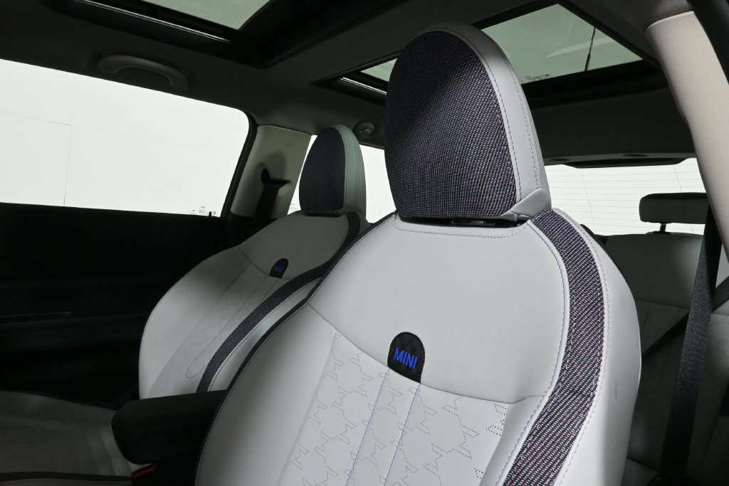 Certified 2025 MINI Cooper S FWD image 16