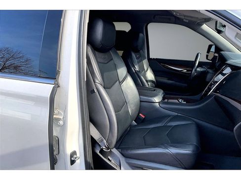 Used 2020 Cadillac Escalade 4WD image 8