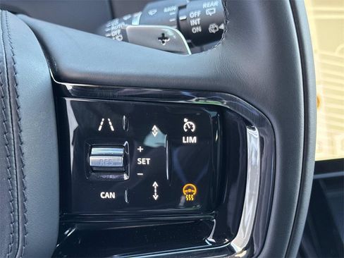 Used 2025 Land Rover Range Rover Sport Dynamic SE image 26