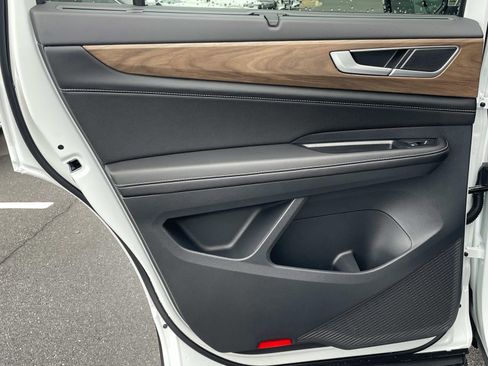 New 2026 Volkswagen Atlas SE FWD image 11
