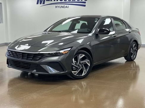 Certified 2025 Hyundai Elantra SEL FWD image 1