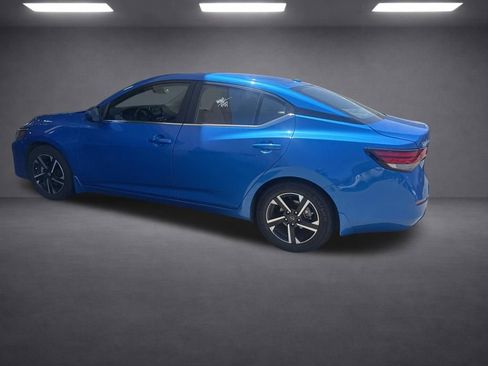 Used 2024 Nissan Sentra SV FWD image 11