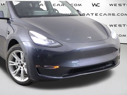 Used 2022 Tesla Model Y Long Range AWD/4WD image 51