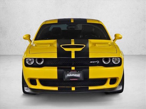 Used 2018 Dodge Challenger SRT Hellcat image 2