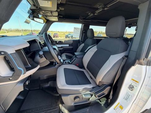 Used 2023 Ford Bronco Wildtrak AWD/4WD image 17