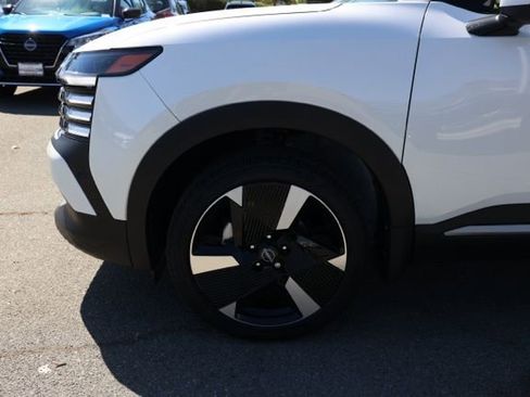 New 2025 Nissan Kicks SR image 11