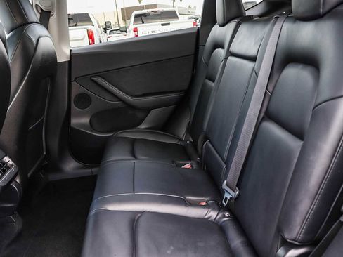 Used 2020 Tesla Model Y Long Range image 16