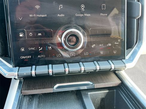 Used 2024 GMC Acadia Denali w/ Super Cruise Package image 15