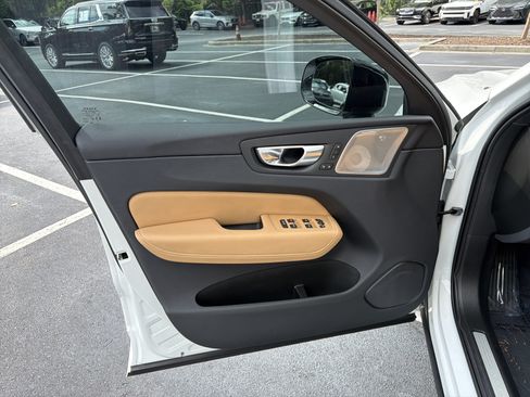 Certified 2024 Volvo XC60 B5 Ultimate w/ Protection Package Premier AWD/4WD image 14