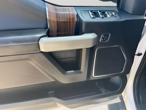 Used 2017 Ford F150 Lariat AWD/4WD image 12