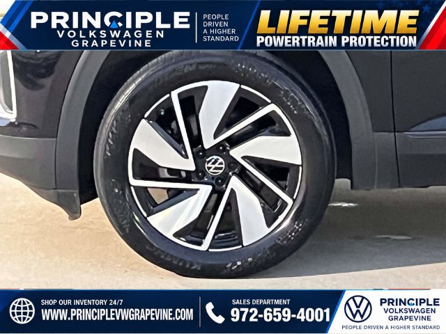 Certified 2024 Volkswagen Atlas SE FWD image 3