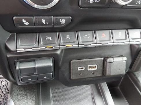 Used 2021 GMC Sierra 1500 AT4 w/ AT4 Premium Package AWD/4WD image 37
