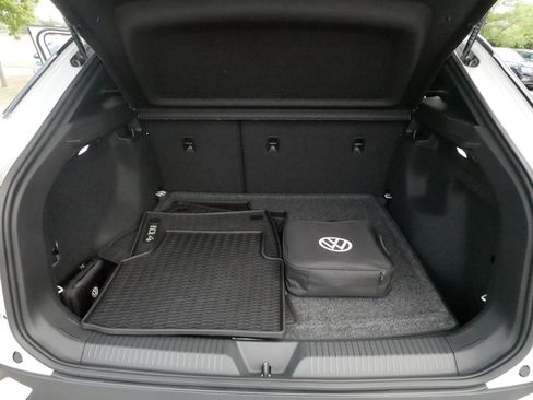Certified 2024 Volkswagen ID.4 Pro AWD/4WD image 18