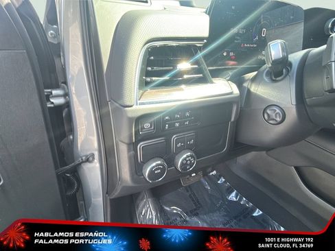 Used 2025 Chevrolet Suburban Premier RWD image 16