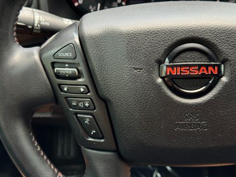 Used 2021 Nissan Titan PRO-4X w/ Pro-4x Convenience Package AWD/4WD image 21