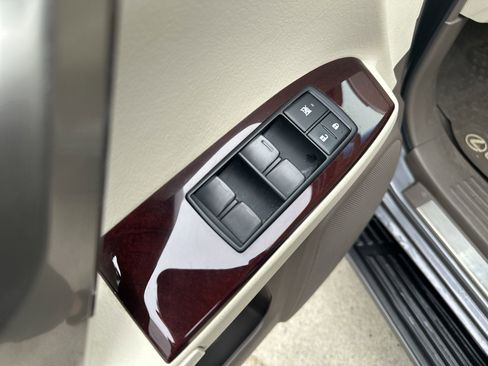 Used 2018 Lexus GX 460 Premium AWD/4WD image 14
