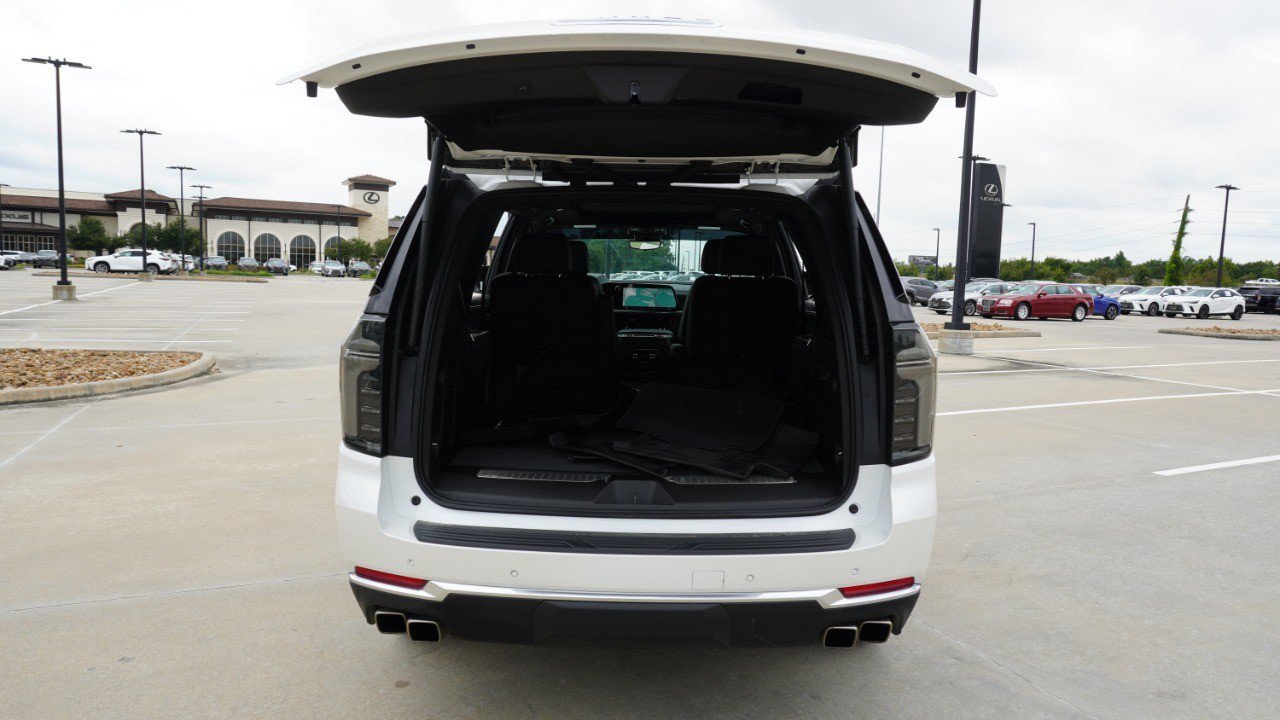 Used 2025 Chevrolet Tahoe High Country AWD/4WD image 41