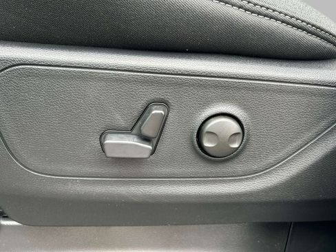New 2026 RAM 1500 Big Horn AWD/4WD image 7