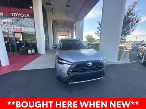 Used 2026 Toyota Corolla Cross LE FWD image 3