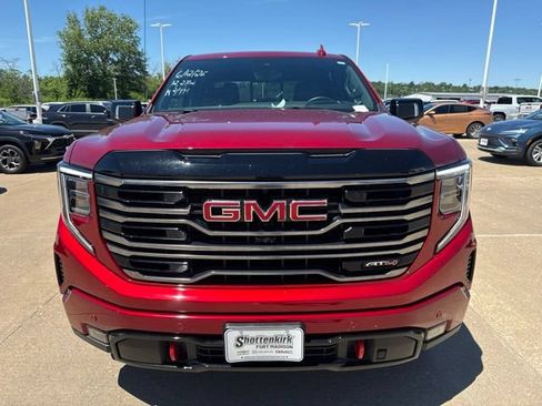 Used 2025 GMC Sierra 1500 AT4 w/ AT4 Premium Package AWD/4WD image 8