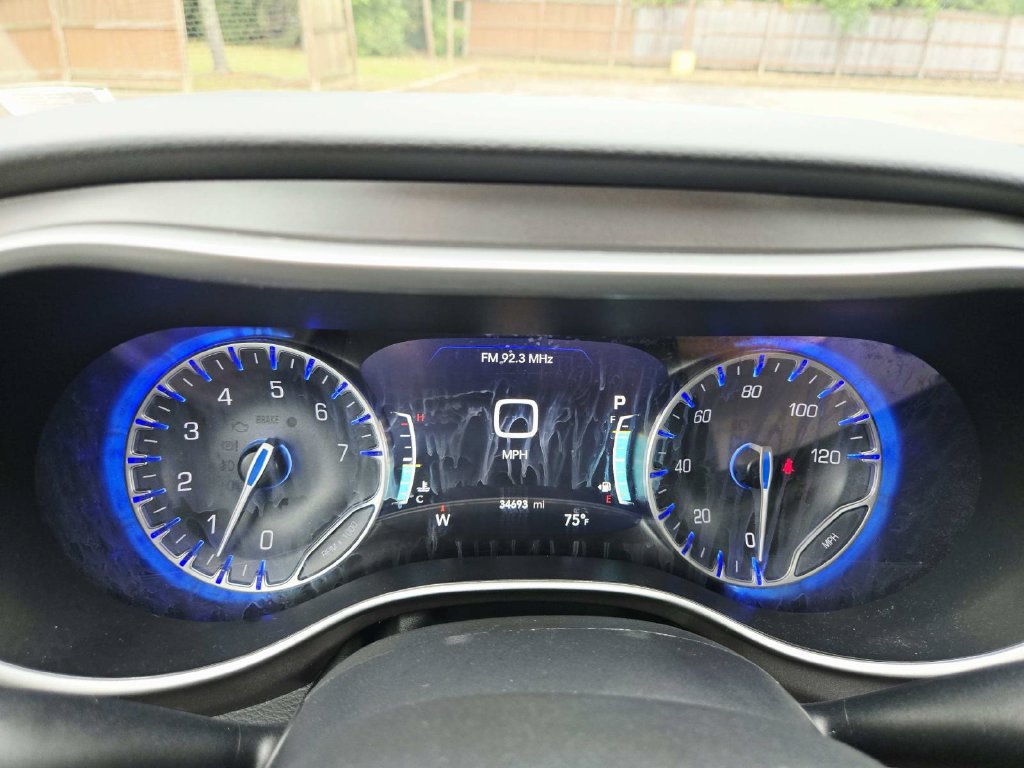 Certified 2024 Chrysler Pacifica Touring-L FWD image 23