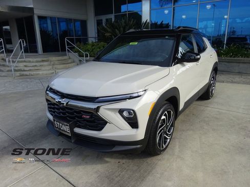 Used 2026 Chevrolet TrailBlazer RS w/ Driver Confidence Package image 3