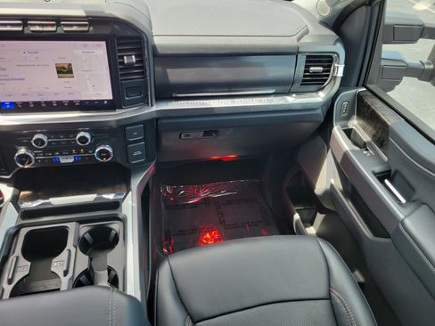 Used 2024 Ford F250 Lariat w/ Lariat Ultimate Package AWD/4WD image 14