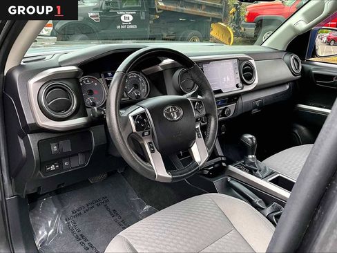 Certified 2022 Toyota Tacoma SR5 AWD/4WD image 18