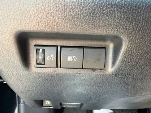 Used 2022 Toyota RAV4 LE AWD/4WD image 25