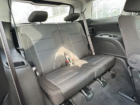 Used 2021 GMC Acadia SLE w/ Driver Convenience Package image 25