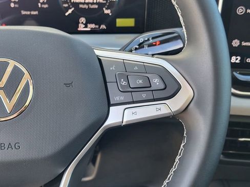 New 2026 Volkswagen Tiguan SE image 13