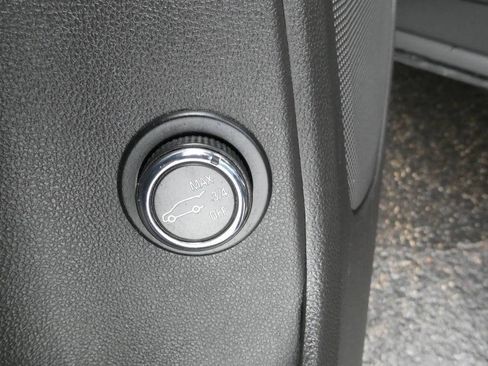 Used 2019 Chevrolet Blazer LT image 26