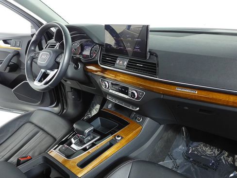 Used 2023 Audi Q5 2.0T Premium w/ Convenience Package image 13