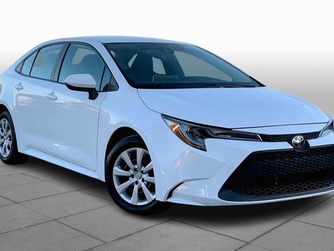 Used 2021 Toyota Corolla LE image 3