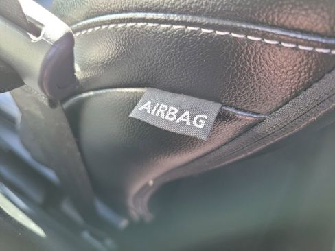 Used 2021 Ford Escape Titanium image 49