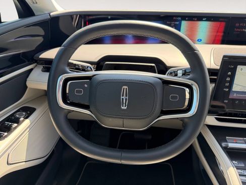 New 2026 Lincoln Nautilus Premier AWD/4WD image 12