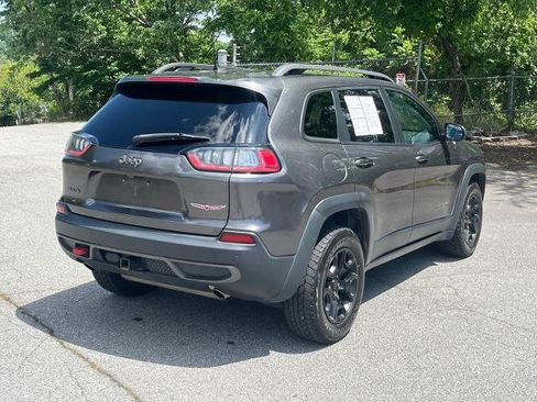 Used 2019 Jeep Cherokee Trailhawk w/ Comfort/Convenience Group AWD/4WD image 3