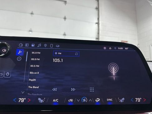 Used 2025 Chevrolet Traverse Z71 image 31