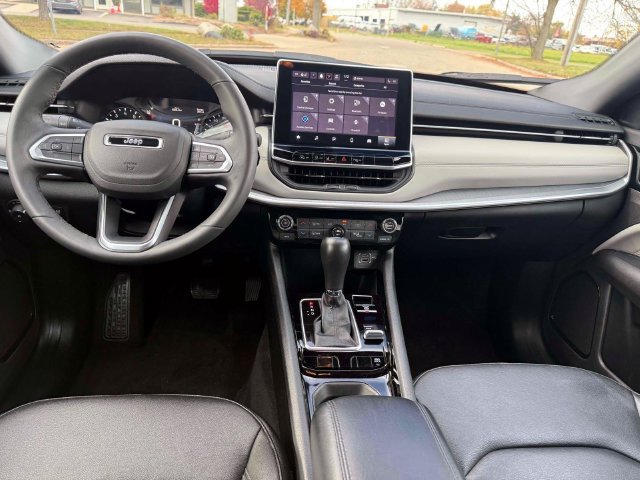 Certified 2025 Jeep Compass Limited AWD/4WD image 15