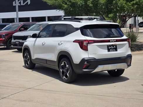 New 2026 Kia Seltos S FWD image 3