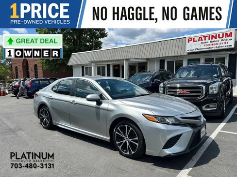 Used 2020 Toyota Camry SE FWD image 1