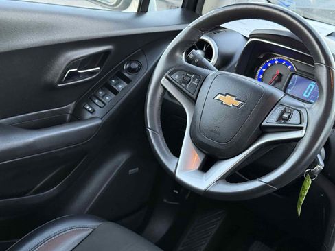 Used 2015 Chevrolet Trax LT w/ LT Sun and Sound Package image 48