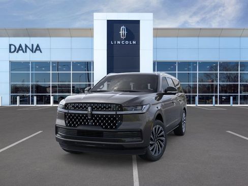 New 2026 Lincoln Navigator L Black Label AWD/4WD image 2