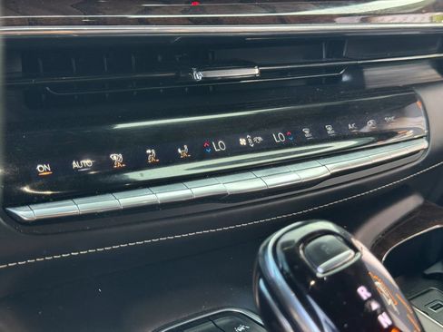 Used 2021 Cadillac Escalade Sport Platinum AWD/4WD image 23