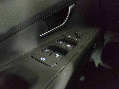 Used 2021 Hyundai Elantra SEL image 27