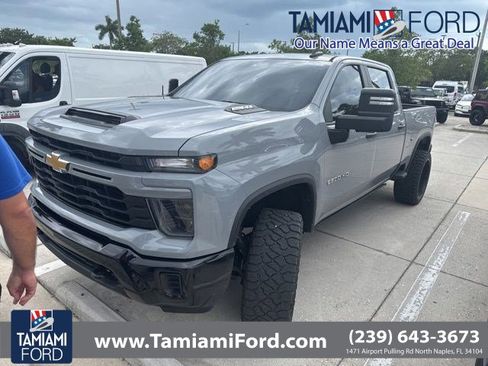 Used 2024 Chevrolet Silverado 2500 Custom AWD/4WD image 1