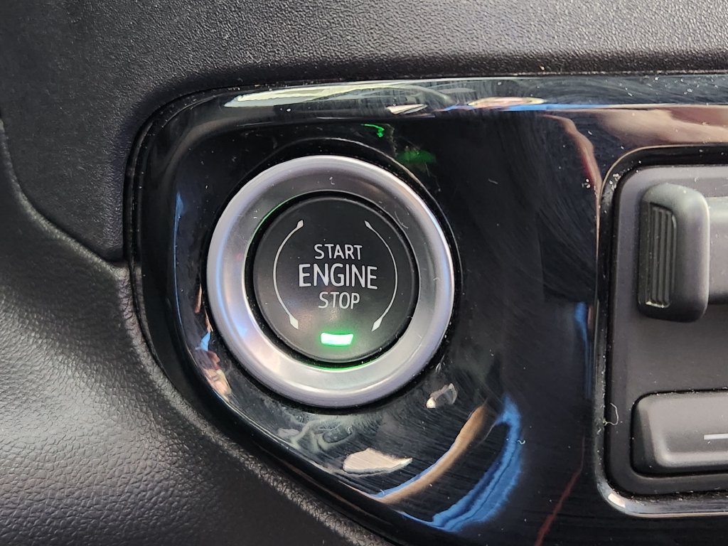 Used 2025 GMC Sierra 1500 SLT AWD/4WD image 26