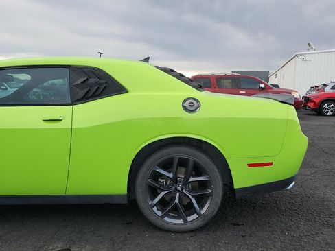 Used 2015 Dodge Challenger R/T w/ Quick Order Package 22B R/T RWD image 9