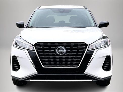 Certified 2024 Nissan Kicks S image 3