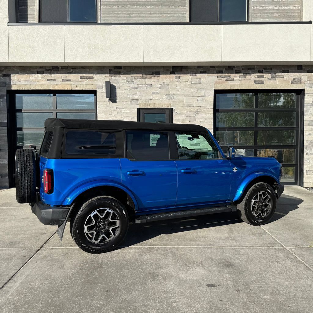 Used 2022 Ford Bronco Outer Banks AWD/4WD image 3